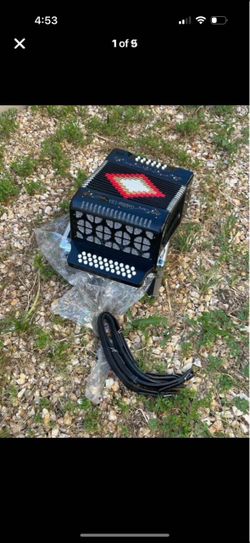32 button accordion. ton sol