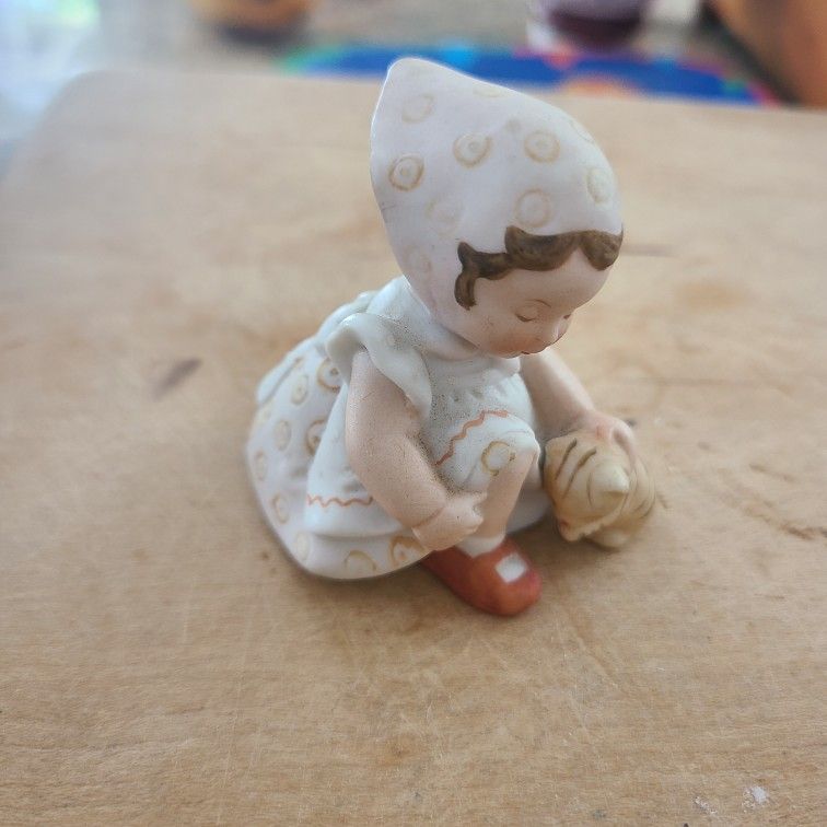 Vintage Gretchen Kitty toddler girl porcelain Miniature figurine Gentle Love Shabbychic