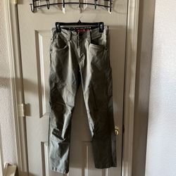 Pantalón ALL TERRAIN GEAR Wrangler Color Army Green- Size 30X30 