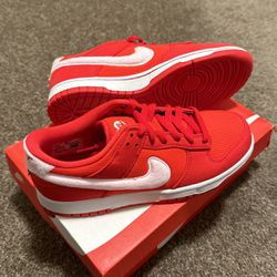 Nike Dunks Valentines Edition