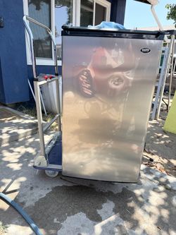 Sanyo Stainless Steel Mini Fridge / Compact Refrigerator