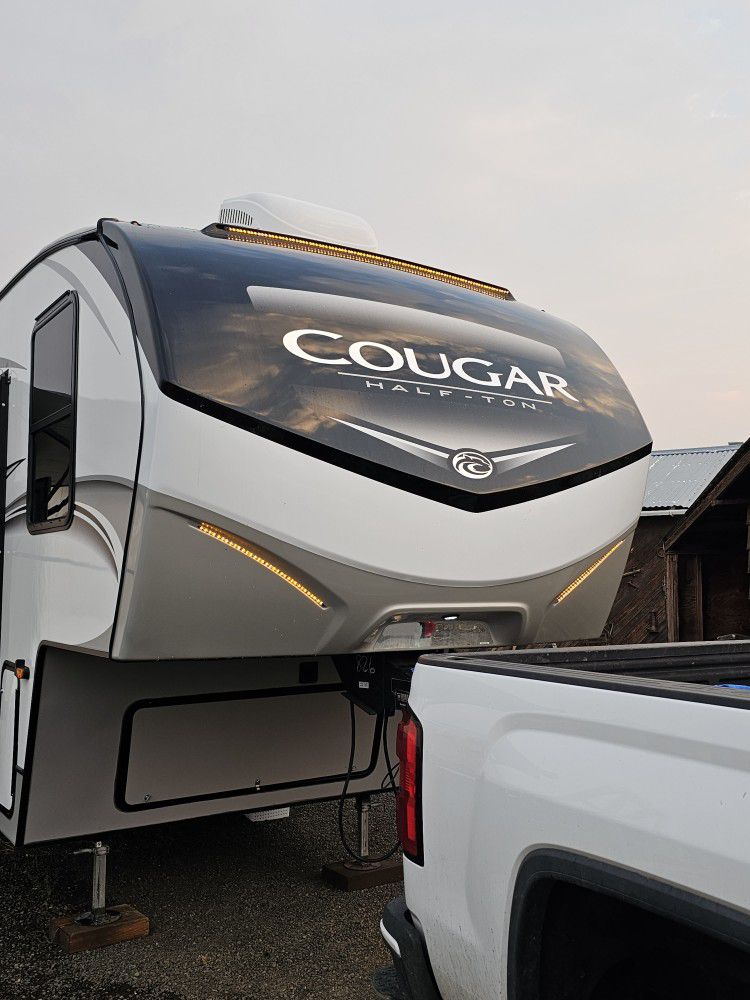 2020 Cougar Half ton towable