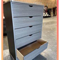 5 drawers dresser / Five drawers dresser / Cajonera