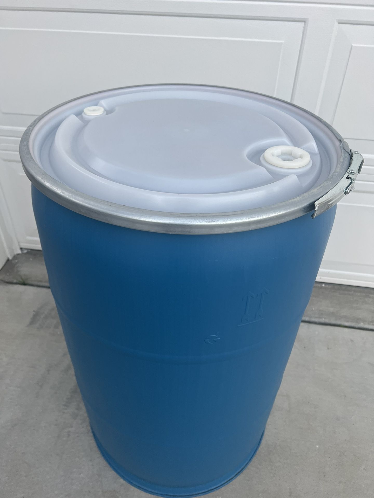 Water 55 Gallon Barrel Drum
