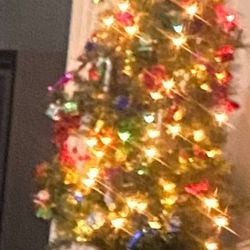 Glenwood prelit Christmas tree 4’