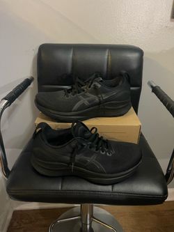 Asics gel Kayano 32/ size 10.5 Men’s $95