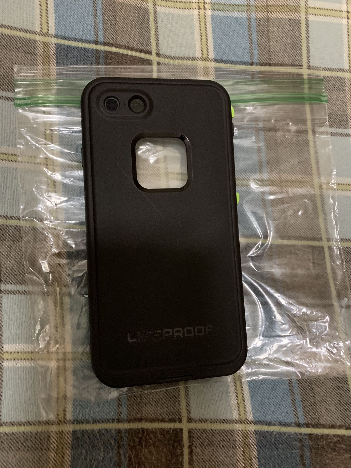 iPhone 7 /. 8 life proof car
