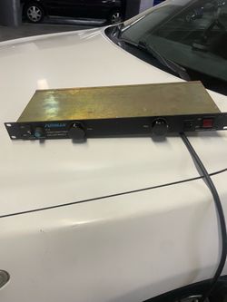 Furman PL-8  power conditioner and light module