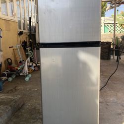 Master Chef Mini Fridge 