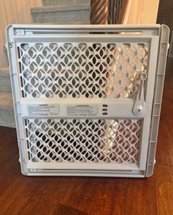 Wide Pet Gate / Safety Gate - Fits Openings 26” - 42”