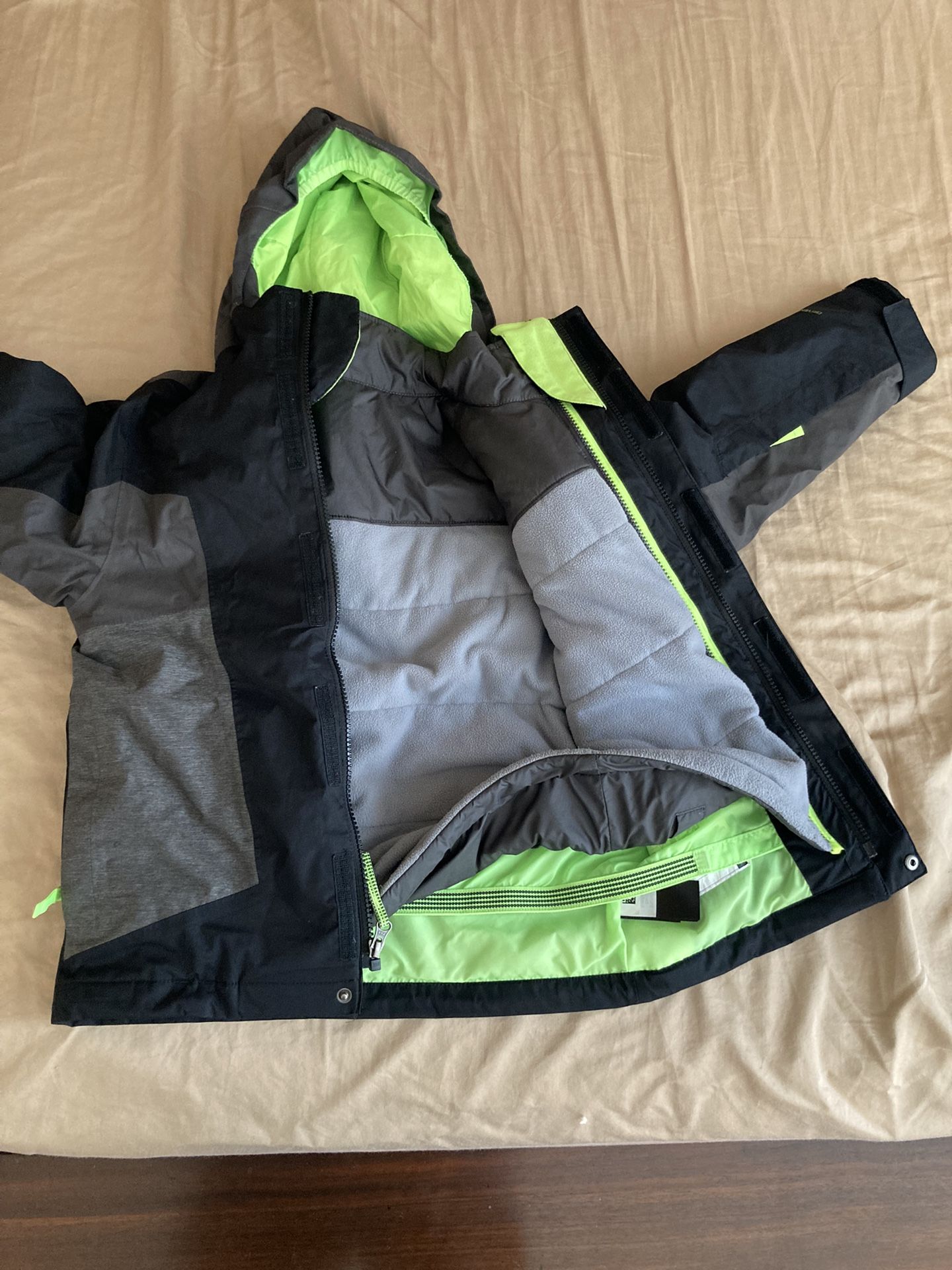 Boy Snow Jacket And Accessories 