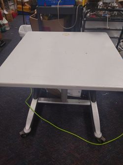 Adjustable Office Table