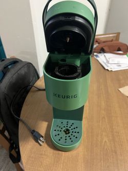 Keurig Coffee Machine - Dark Green Single Pod