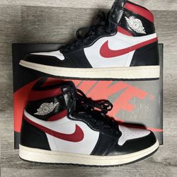 SIZE 9 Jordan 1 Retro “Gym Red” 2019