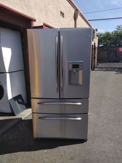 Refrigerador MARCA general eléctric medidas 35 1/2 de ancho 71 de alto 3 meses de Garantía Delivery