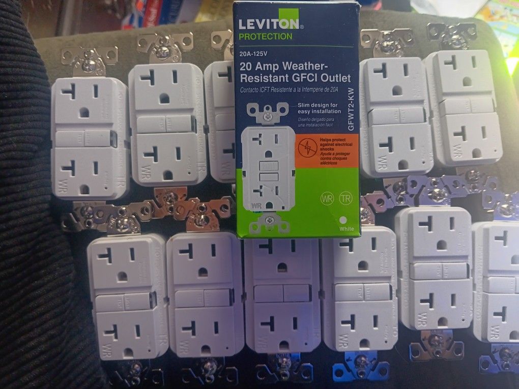 20 AMP WEATHER RESISTANT GFCI OUTLET