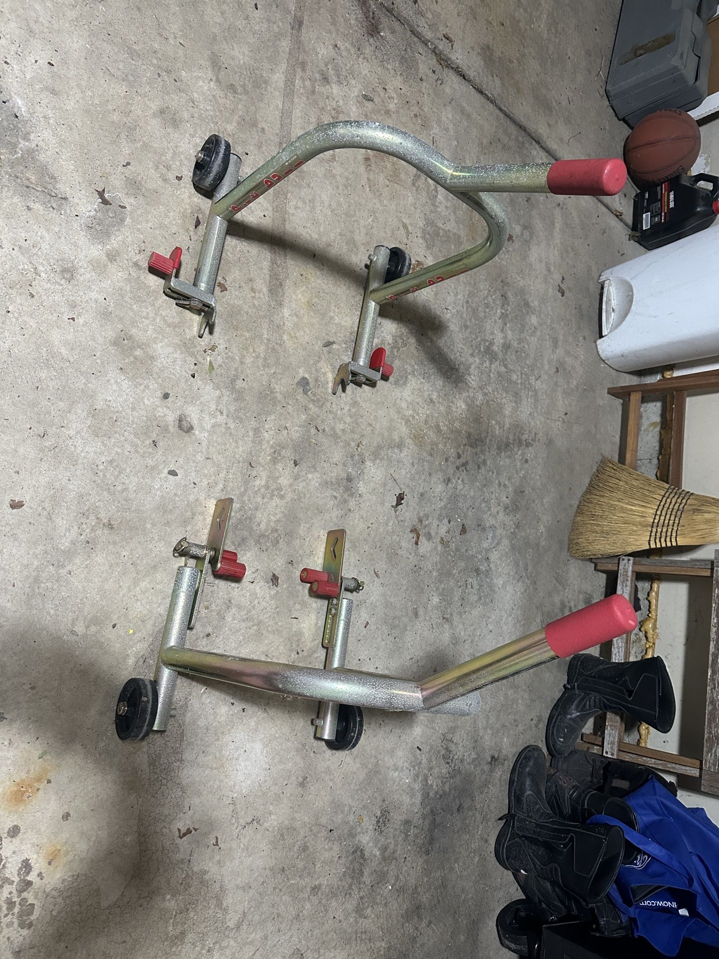 Pitbull Motorcycle stand