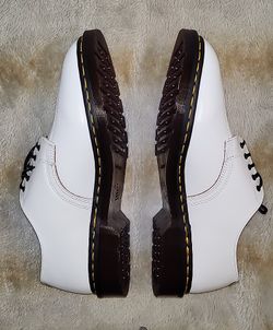 DR. MARTENS 2046 (WHITE VINTAGE SMOOTH) Men display picture 3