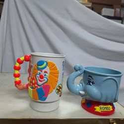 PAIR OF COLLECTIBLE RINGLING MUGS