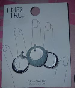 Time and Tru Acrylic Ring Set