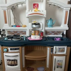 Toy Kitchen 