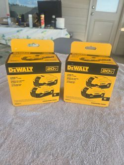 🔥$200 FIRM PRICE🔥 DeWalt 20V MAX Premium Lithium-Ion 5.0Ah Battery (4-Pack) Latest Models 2025