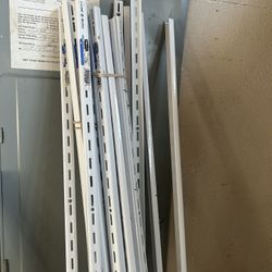 Rubbermaid single track for shelving