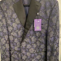 50$ Suit Size 44S Brand NEW Never Worn (worth 400$)