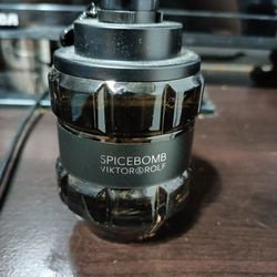 SPICEBOMB EAU DE TOILETTE/ VIKTOR ROLF