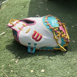Wilson CM33 Catchers Glove