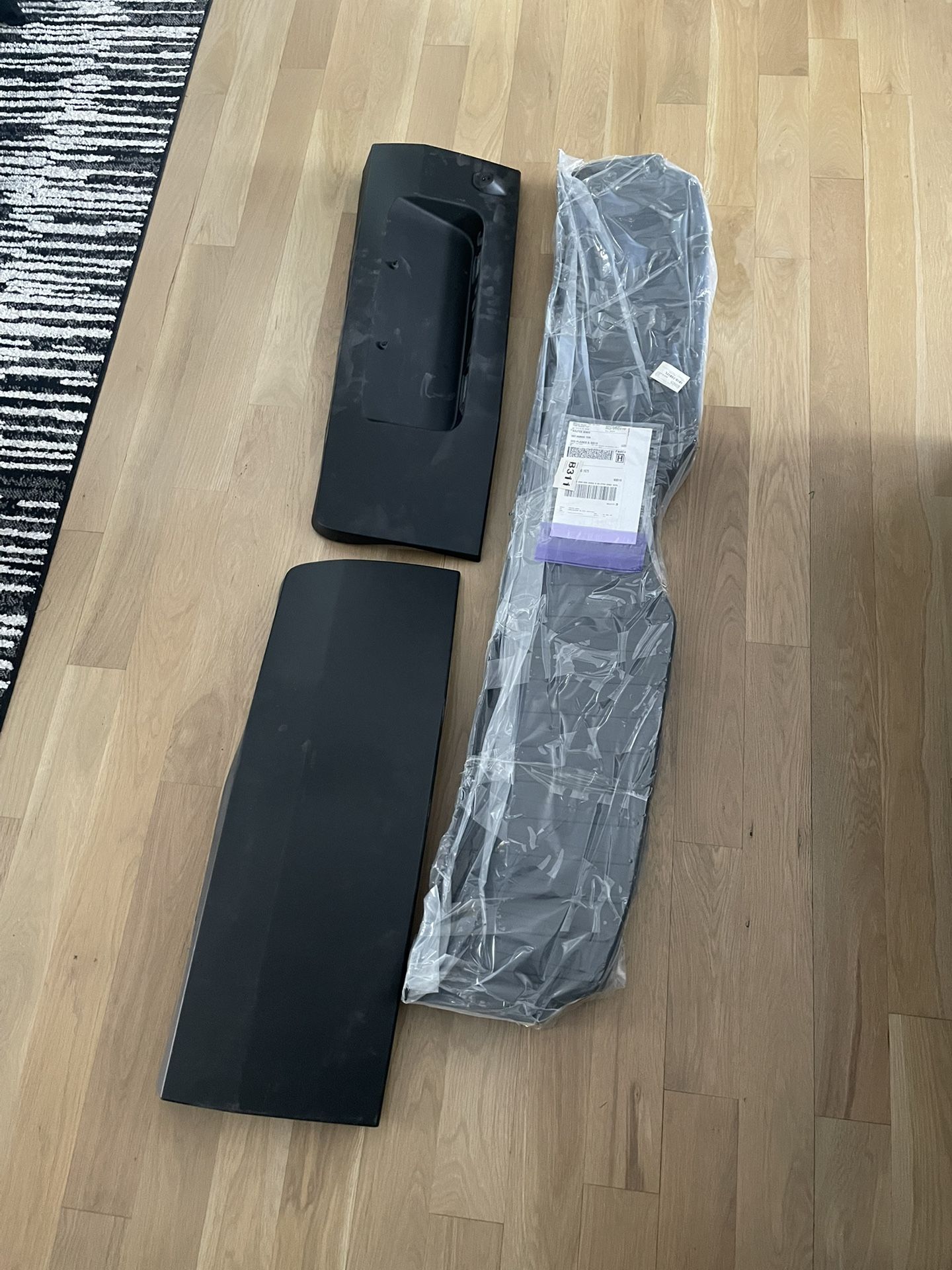 Ford Transit 150 Low Roof, Back Door Molding and Step