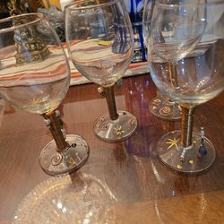 6  Decorative wine glasses