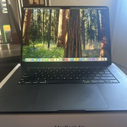 MacBook Air M3 15inch 16gb 256Ram