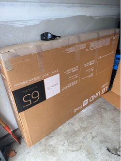LG flat tv 65 inches w/ stand