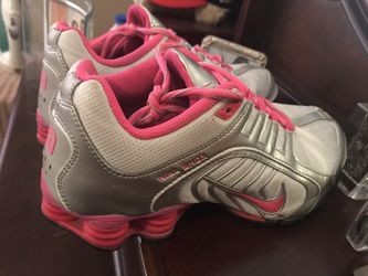 Women Size 8 Nike Shox