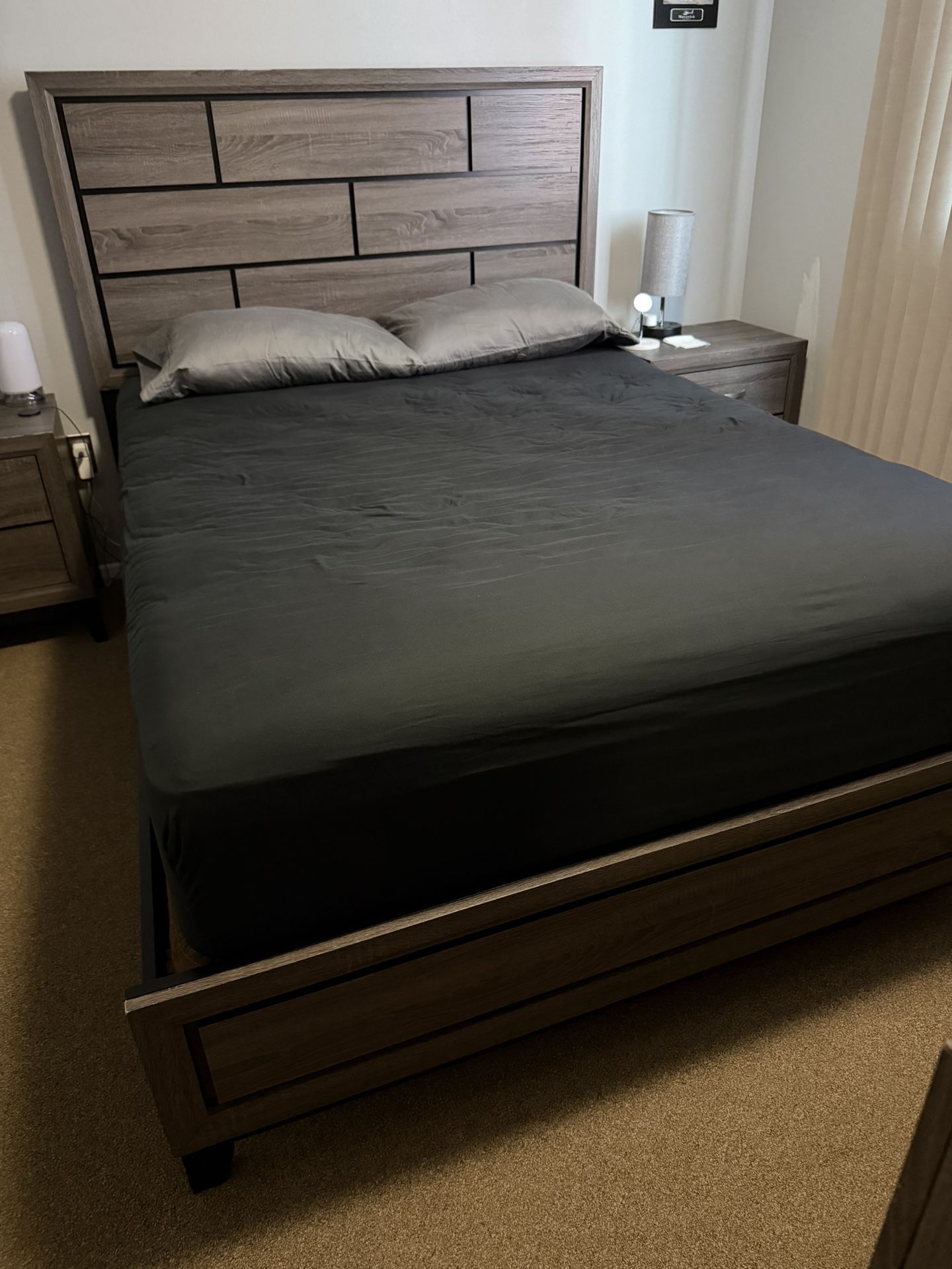 QUEEN BED SET