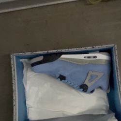 Jordan 4 Unc