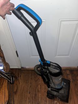 BISSELL PowerForce Helix, Bagless, Upright Vacuum, Pet Friendly, Scatter-Free Technology, Helix Dirt Separation System, Lightweight, 3313, Blue & Blac
