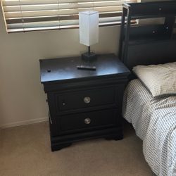 Full Bedroom Set Sold Together Or Separate 