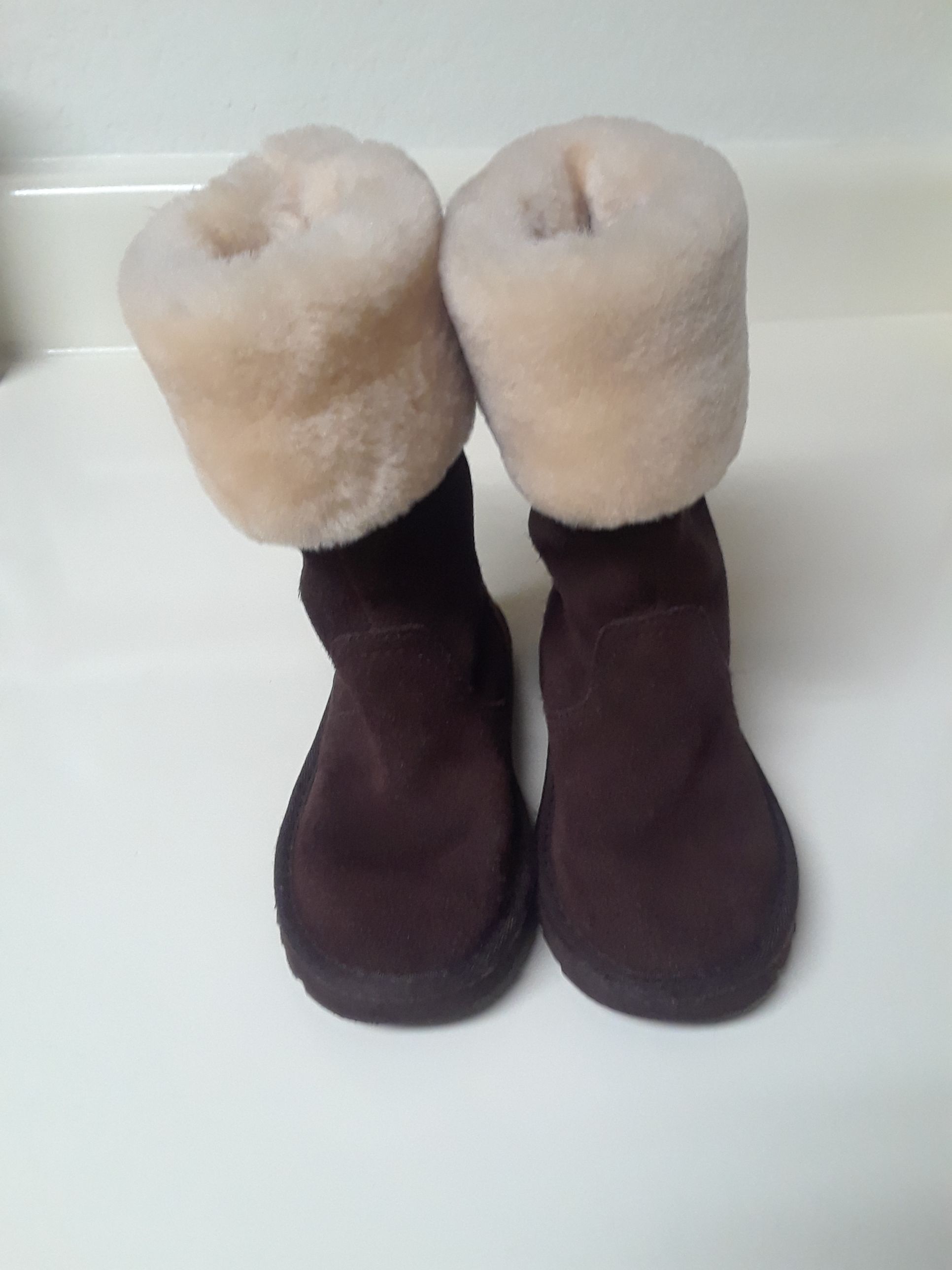 Girls ugg boots