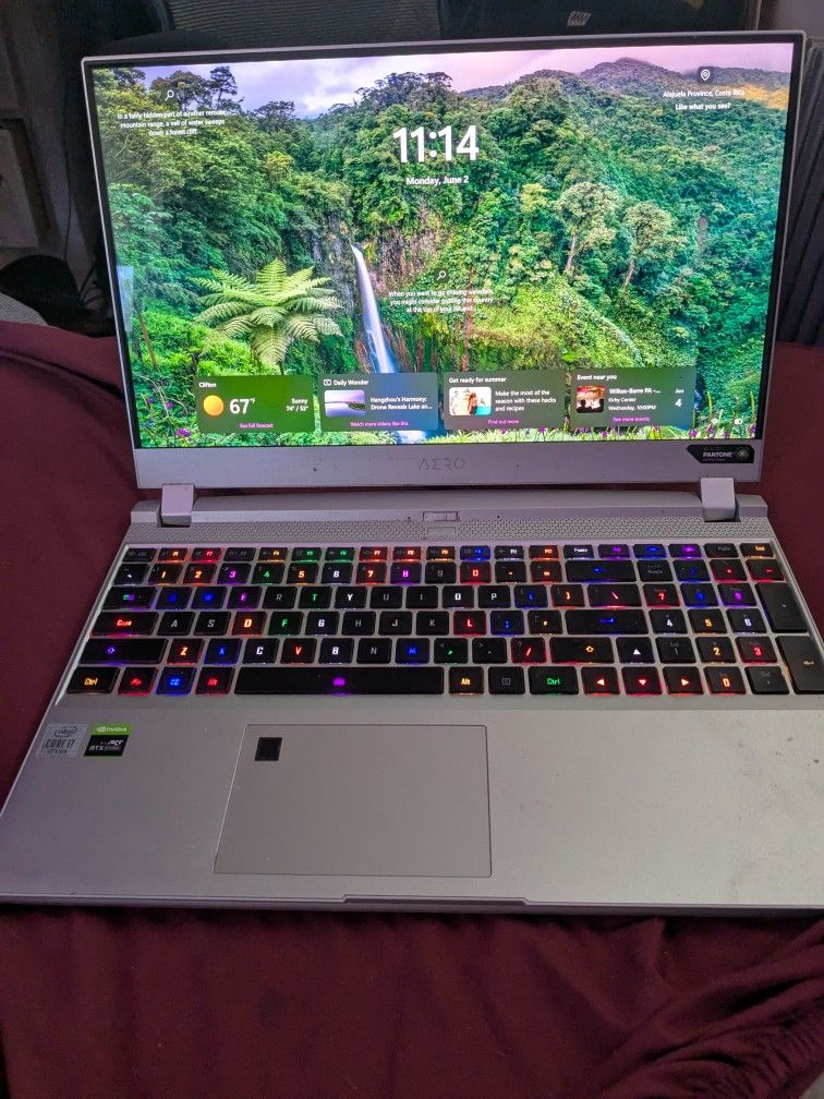 Gigabyte AERO 15s OLED XB Gaming Laptop