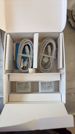 Blink Mini 2 Indoor Power Adaptors and USB-C Cables