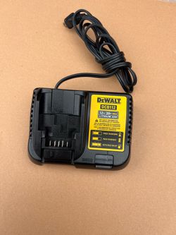 DEWALT 6 Amp Battery Charger