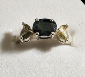 Elegant horizontal oval 6×8mm midnight sapphire with marquise zircon sides sterling silver size 7 weighs 3.2grams