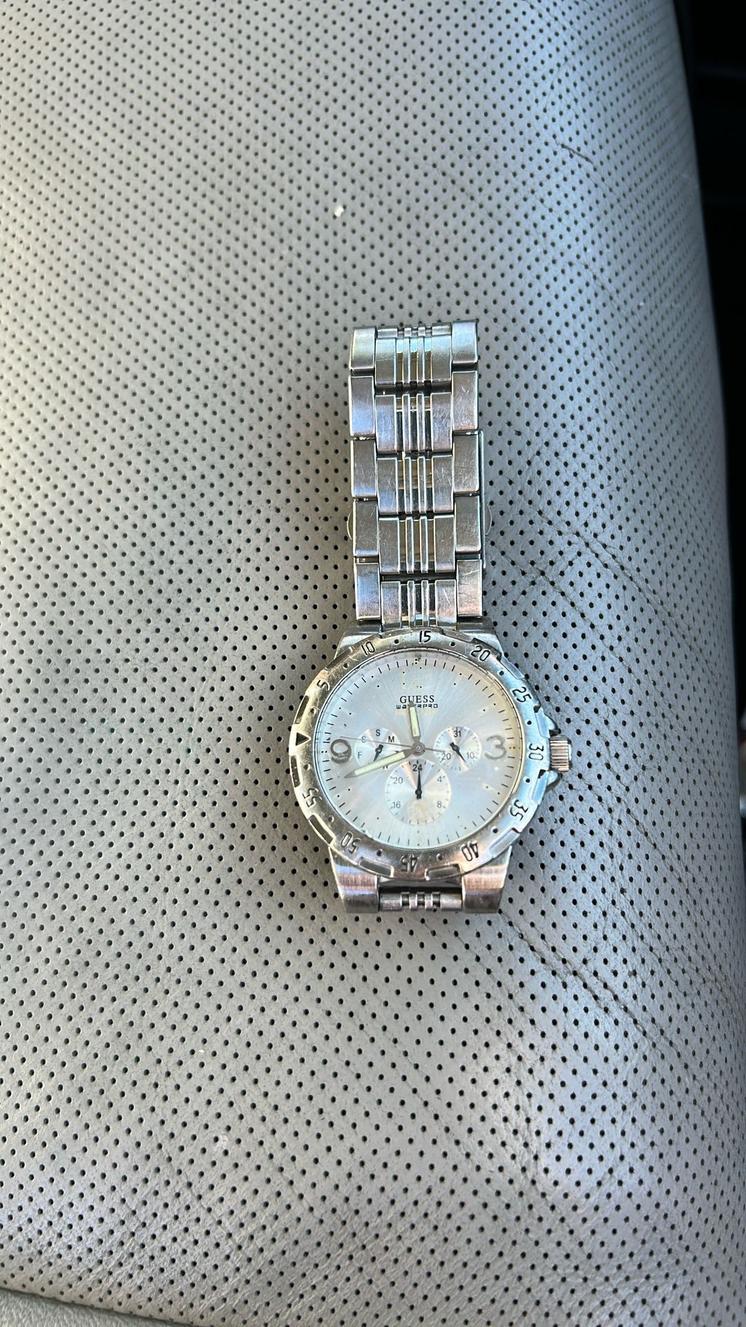 MENS GUESS WATCH