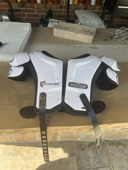 Battle shoulder pads