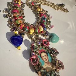 UNIQUE FRIDA KAHLO ARTISAN NECKLACE - BEAUTIFUL BEADS HAND CRAFTED DETAILS