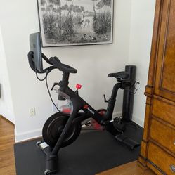 Peloton Bike w/Shoes