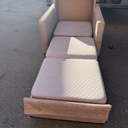 Convertible Sleeper Chair / Pull-Out Couch – Space Saving