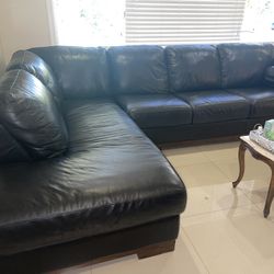 BLACK SECTIONAL FAUX LEATHER 